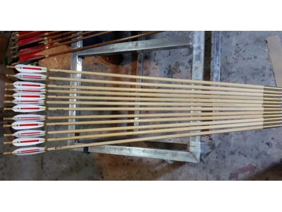 Wood bow and arrows for hunters
